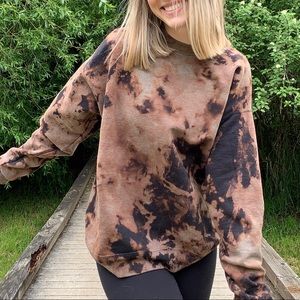 Bleach tie dye crewneck